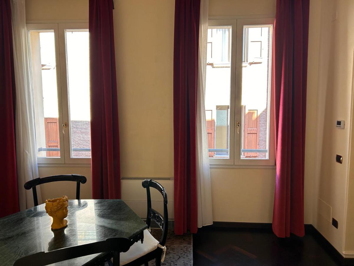 Piazza Maggiore Luxury Apartment Болонья Екстер'єр фото