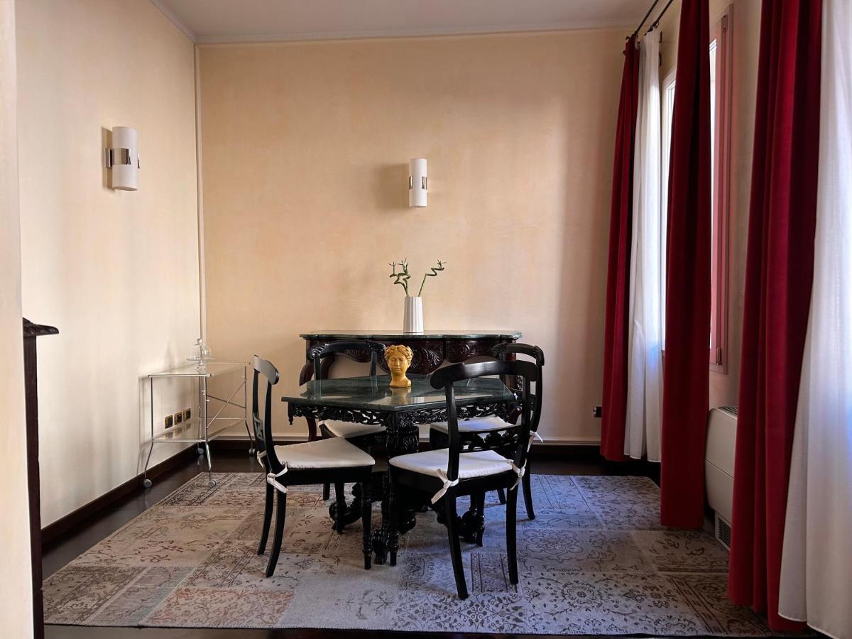 Piazza Maggiore Luxury Apartment Болонья Екстер'єр фото