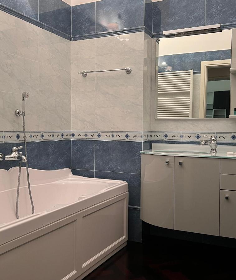Piazza Maggiore Luxury Apartment Болонья Екстер'єр фото