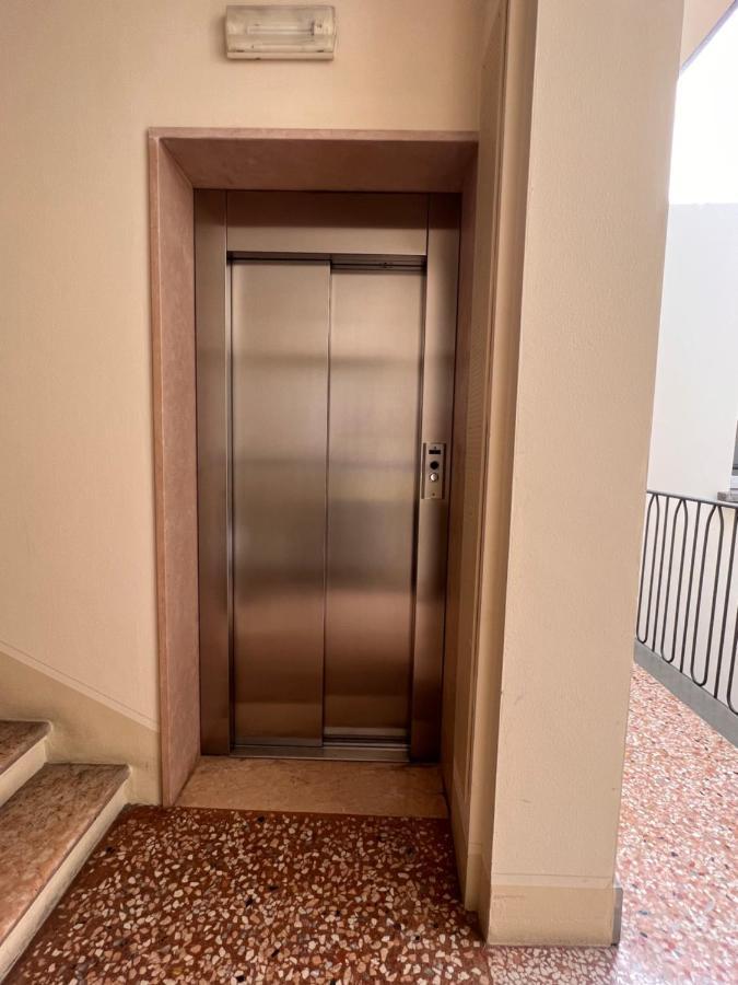 Piazza Maggiore Luxury Apartment Болонья Екстер'єр фото