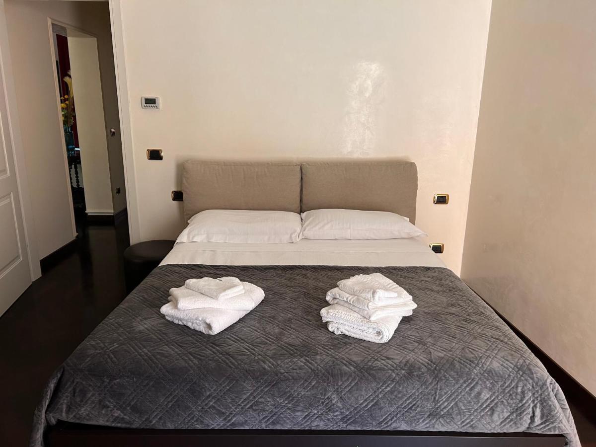 Piazza Maggiore Luxury Apartment Болонья Екстер'єр фото