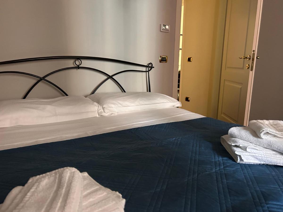 Piazza Maggiore Luxury Apartment Болонья Екстер'єр фото